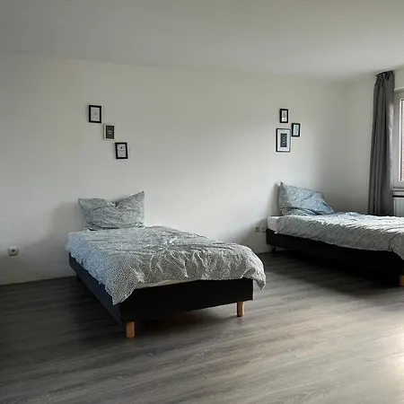Wunderschoenes Haus Mit Garten Fuer 10 Personen Hannover