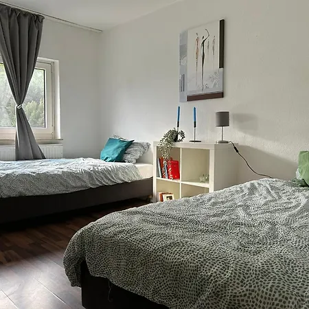 Wunderschoenes Haus Mit Garten Fuer 10 Personen Guest house Hannover